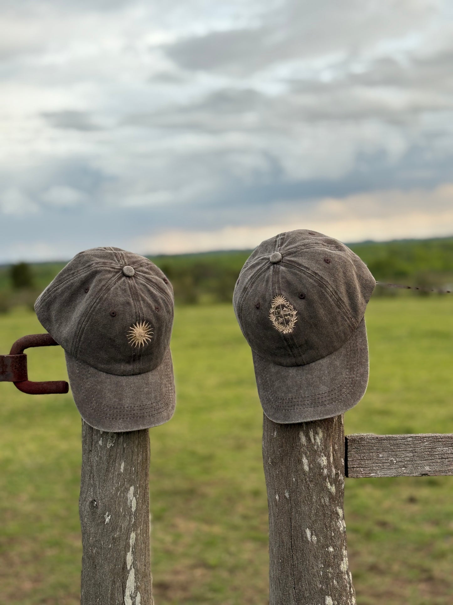 Gorros Escudo y Sol